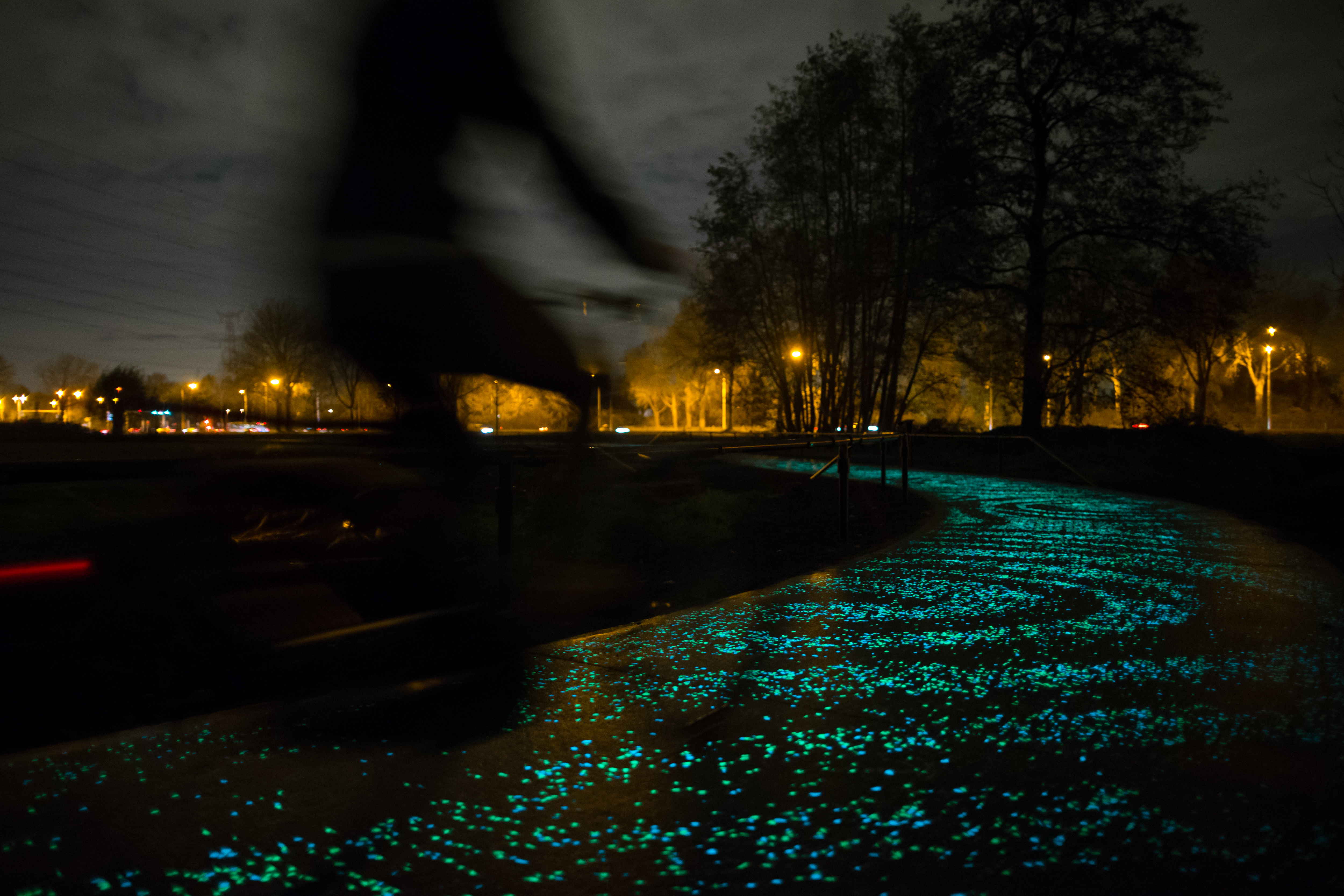 Winner of Best Future Concept, designer Daan Roosegarde created a luminated cycle path