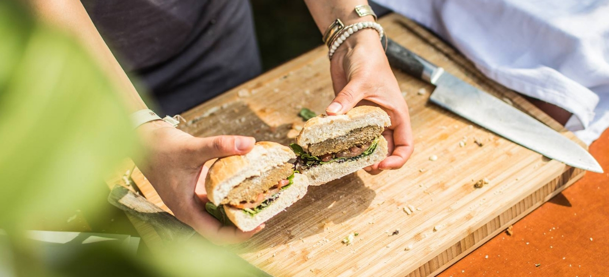 Sustainable hamburgers made from … crickets?!