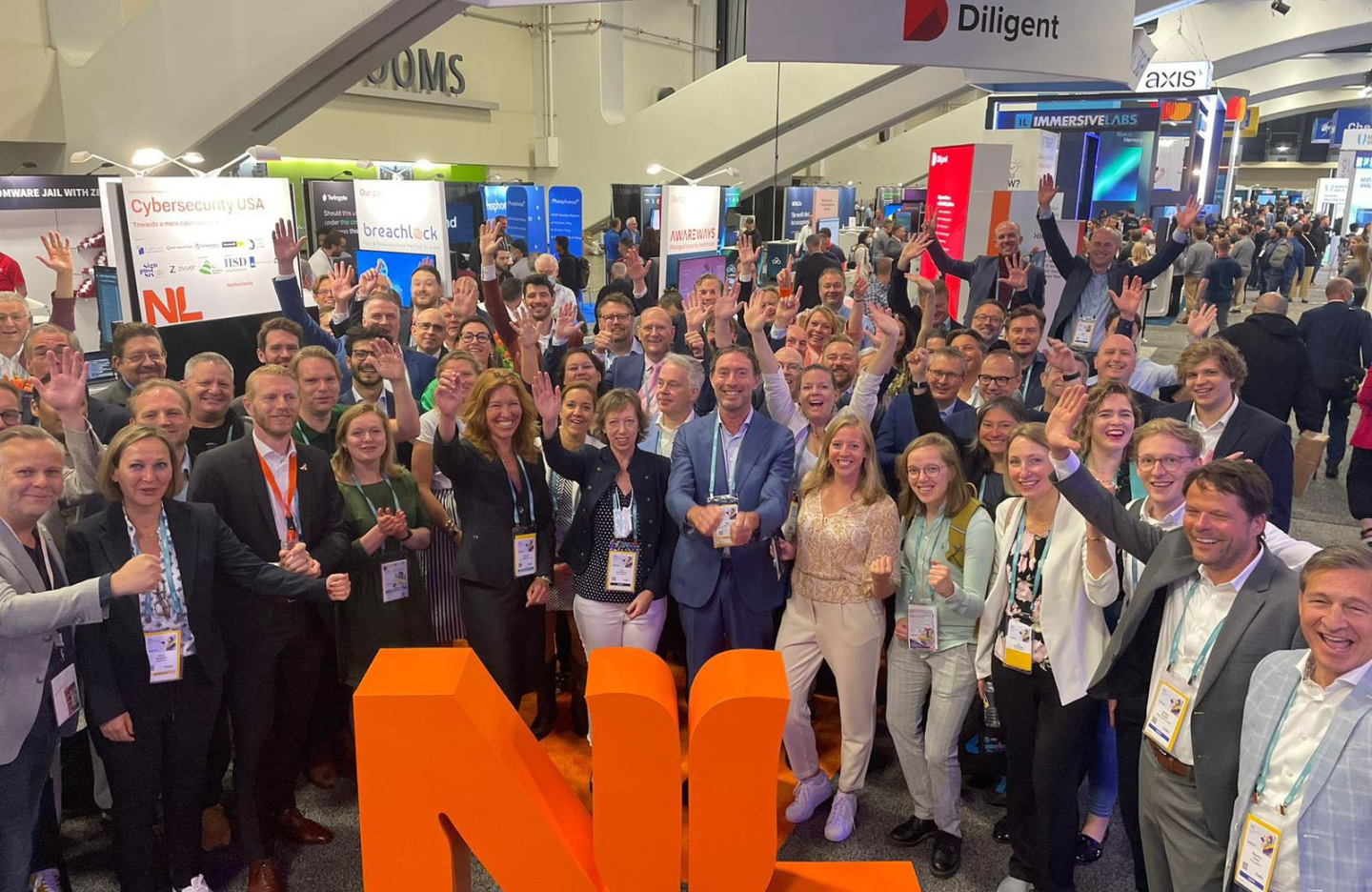 Group photo of PIB Cybersecurity USA at RSA 2022 trade fair