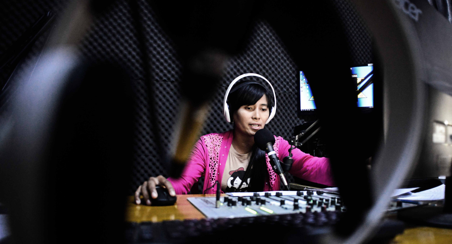 Radio presenter Photo: Chris Peken Myanmar for UNESCO WPFC2020