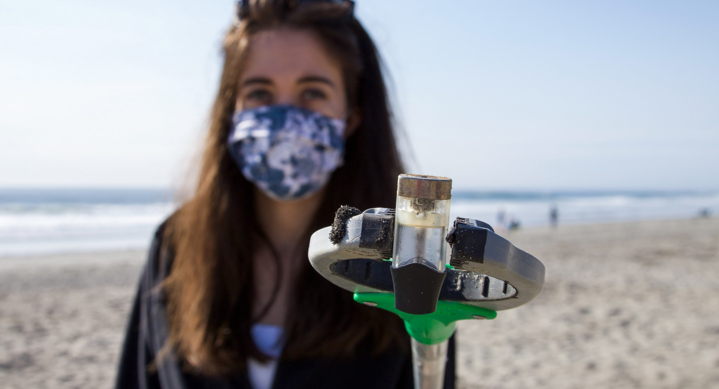 Litterpicking on the beach