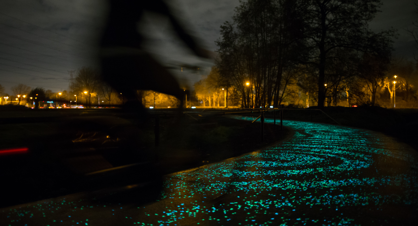Winner of Best Future Concept, designer Daan Roosegarde created a luminated cycle path